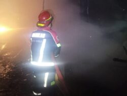 Respons Kilat Damkar Cimahi Cegah Api Meluas, Warung Kopi di Baros Hangus Terbakar