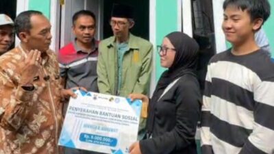 Wali Kota Cimahi Tinjau Lokasi Bencana dan Serahkan Bantuan untuk Warga Terdampak