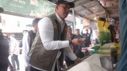 Dirut Bulog Monitoring Pasar Cisaat, Minyakita dan Beras SPHP Dipastikan Aman