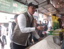 Dirut Bulog Monitoring Pasar Cisaat, Minyakita dan Beras SPHP Dipastikan Aman