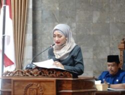 Fraksi PDI Perjuangan Soroti Target PAD dan Penyertaan Modal BPR dalam Rapat Paripurna DPRD Kota Sukabumi
