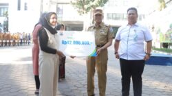 Pemkot Cimahi Serahkan Santunan Jaminan Kematian bagi Petugas Kebersihan