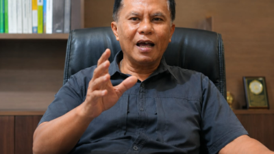 DLHK Sumedang Tingkatkan Intensitas Penyiraman Tanaman di Musim Kemarau, Ajak Warga Jaga Lingkungan
