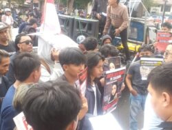 Mahasiswa Gelar Aksi di Kejari Sukabumi, Desak Hakim Bebaskan dr. Silvi Apriani