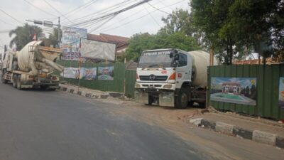 Pembangunan Kantor Kecamatan Gunungpuyuh Tuai Keluhan Warga, Jalan Berdebu hingga Rumah Bergetar