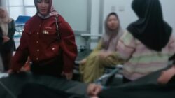 Anita Fajarianti Jenguk Santriwati Diduga Keracunan MBG di RS Bunut, DPRD Dorong Evaluasi SPPG