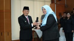 Lantik 18 Pejabat, Ngatiyana Perintahkan ASN Jaga Integritas