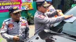 Dishub Cimahi Perketat Parkir Liar, Enam Mobil Digembok