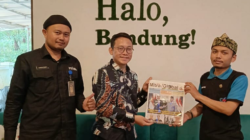 Jurnalis Independen Bersatu Sosialisasikan Pojok Baca Trigatra Bangun Bahasa ke Nutrifood Bandung